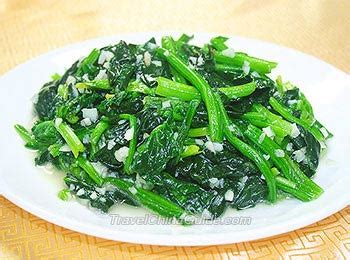 stir-fried-spinach-with-minced-garlic image