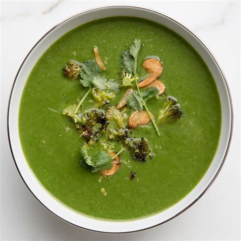 spinach-broccoli-soup-with-garlic-and-cilantro image