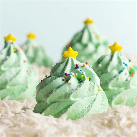19-light-and-airy-meringue-cookie image