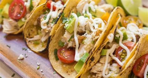 easy-garlic-lime-chicken-tacos-with-lime-crema image