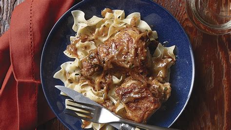 chicken-with-vinegar-and-onions-poulet-au-vinaigre image