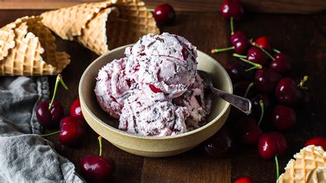 chocolate-cherry-ice-cream-stemilt image