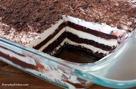 easy-chocolate-dessert-lasagna image