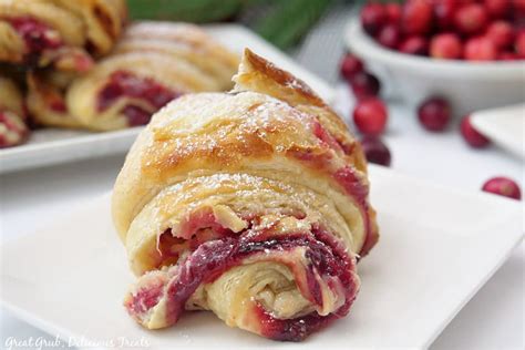 cranberry-cream-cheese-puff-pastry-great-grub-delicious-treats image