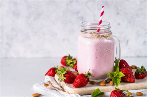 banana-berry-smoothie-mayo-clinic-diet image
