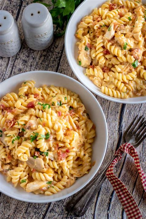 chicken-bacon-ranch-pasta-one-pot-kylee-cooks image