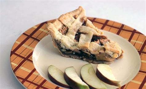 homemade-sweet-apple-pie-the-kitchen-magpie image