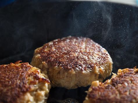 perfect-maryland-crab-cakes-taste-great-less-filler image