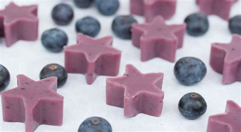 homemade-sweets-chewy-blueberry-gummies-healthy image