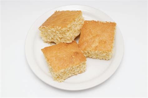 light-and-healthy-cornbread-recipes-simple image