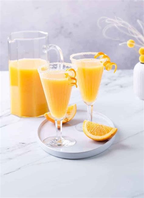 non-alcoholic-mimosa-mocktail-easy-drink image