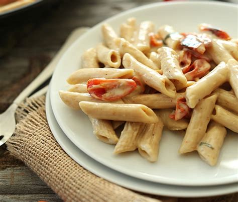 creamy-vegan-garlic-pasta-with-roasted-tomatoes image