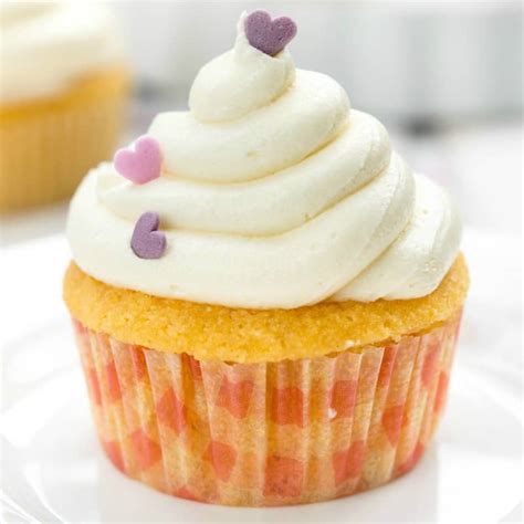 keto-cupcakes-vanilla-cupcakes-the-big-mans-world image