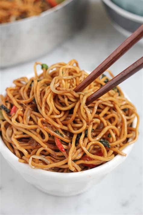 vegetable-chow-mein-quick-and-easy-vegan-recipe-hip-foodie image