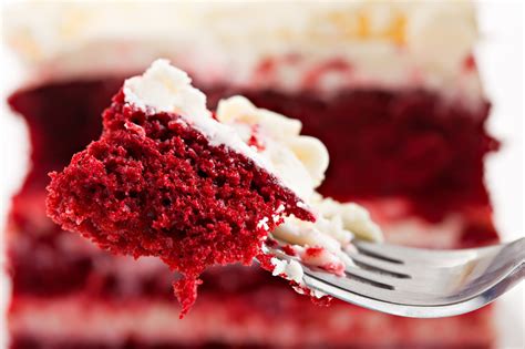 what-is-red-velvet-cakeand-how-is-it-different-than image
