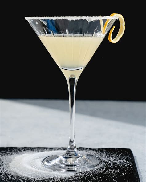 best-lemon-drop-martini-easy-cocktail-recipe-a image