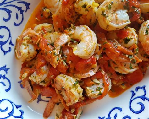 skillet-shrimp-with-roasted-red-pepper-lemon-sauce image