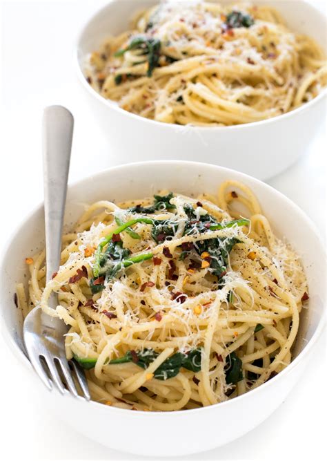pasta-with-garlic-and-oil-ready-in-15-minutes-chef-savvy image