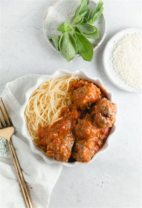 30-minute-vodka-sauce-with-meatballs-delicious image