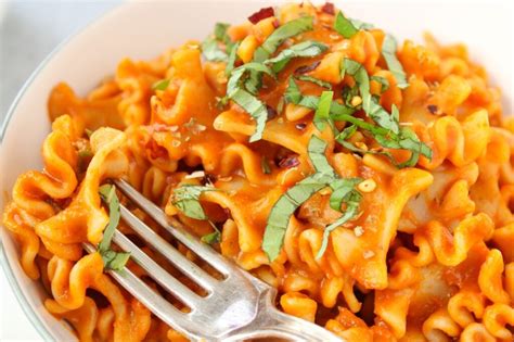 vegetable-pasta-sauce-basics-on-hiding-vegetables-in image