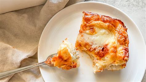 flaky-biscuit-pizza-recipe-mashed image
