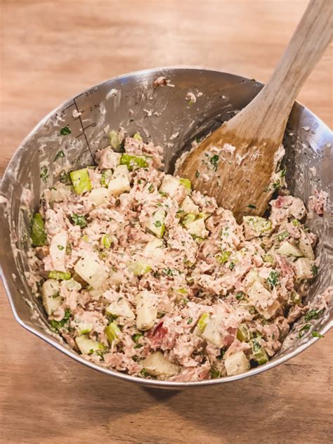 easy-smoked-turkey-salad-recipe-lifebyleannacom image
