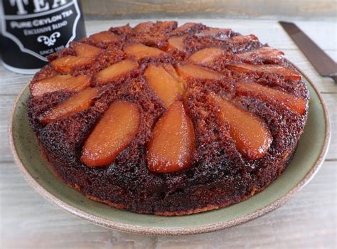 caramelized-pear-cake-food-from-portugal image