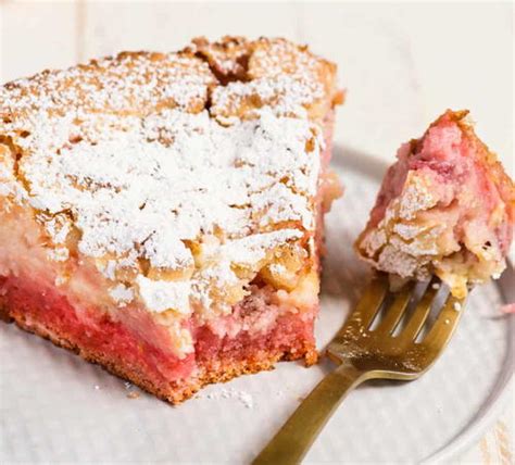 grandmas-strawberry-ooey-gooey-cake image