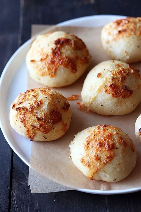 cheese-stuffed-garlic-rolls-handle-the-heat image