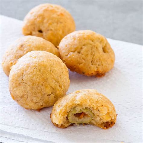 cheddar-olives-cooks-country image