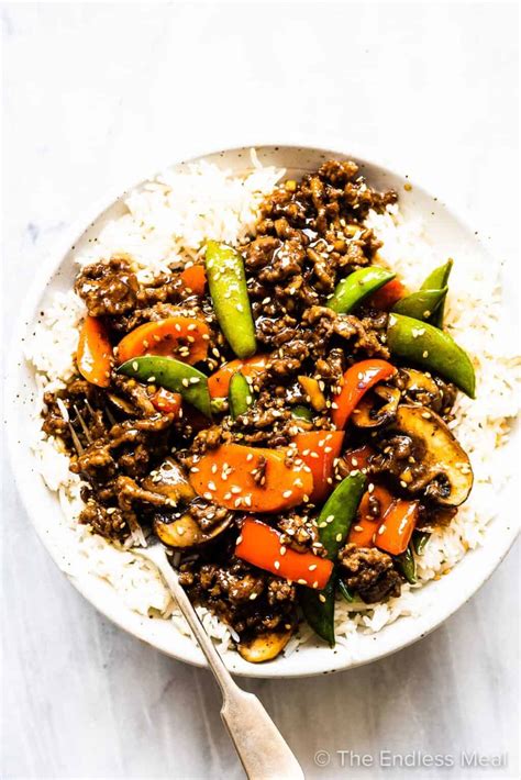 ground-beef-stir-fry-with-ginger-and-garlic-sauce image