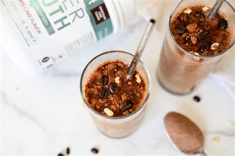 how-to-make-a-creamy-chocolatey-coffee-smoothie image