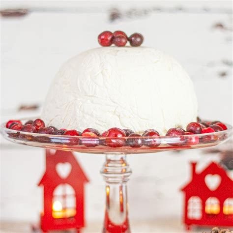 christmas-pudding-ice-cream-bombe-recipe-no-churn image