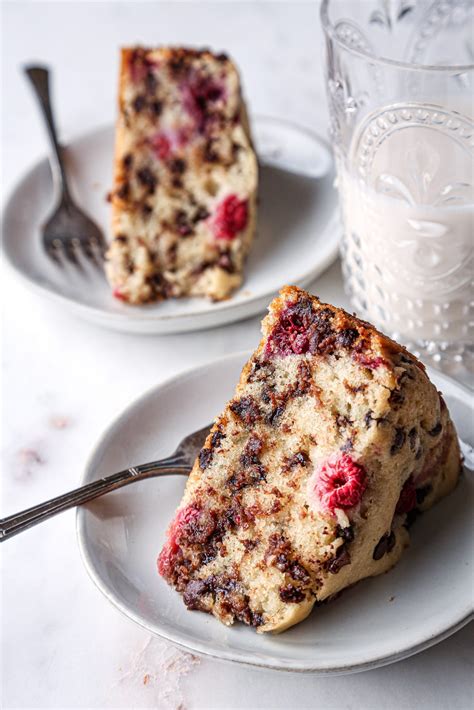 raspberry-chocolate-chip-cake-wife-mama-foodie image