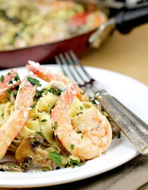 creamy-pesto-shrimp-pasta-ericas image