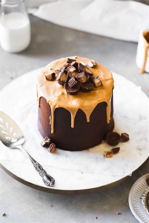 chocolate-peanut-butter-reeses-cake-baran-bakery image