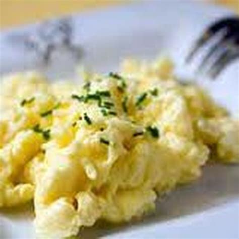 best-scrambled-eggs-with-asparagus image