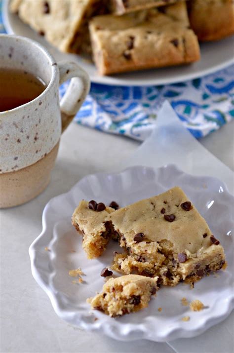 high-altitude-chocolate-chip-cookie-bars-mountain image