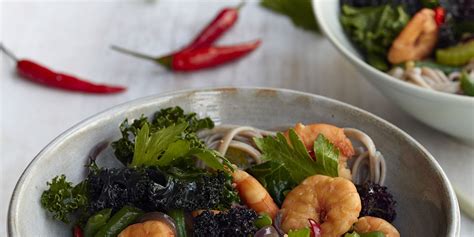 the-sirtfood-diet-asian-king-prawn-stir-fry-with image