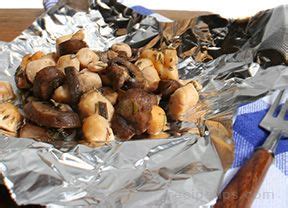 mushrooms-and-scallops-in-foil-recipe-recipetipscom image