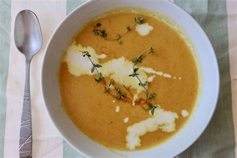healthy-homemade-carrot-and-leek-soup image