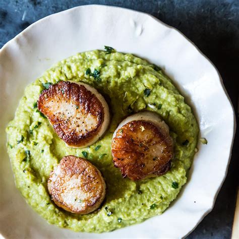 best-scallops-with-pea-puree-recipe-how image