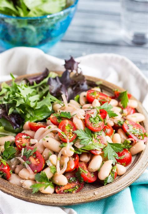 a-super-easy-tomato-white-bean-salad image