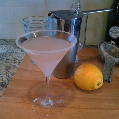 lavender-lemon-drop-cocktail-summit-sips image
