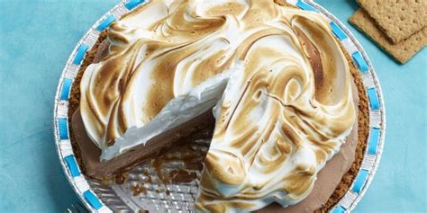 how-to-make-smores-ice-cream-pie-womans-day image