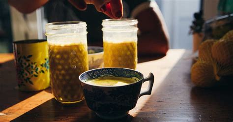 10-benefits-of-golden-turmeric-milk-and-how-to-make-it image