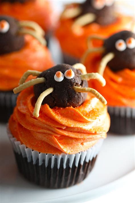 halloween-spider-cupcakes-mom-loves-baking image