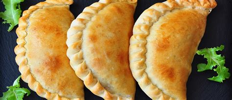 pastechi-traditional-savory-pastry-from-aruba image