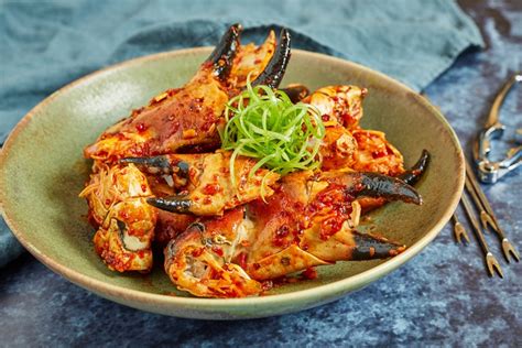 chilli-garlic-crab-claws-recipe-great-british-chefs image