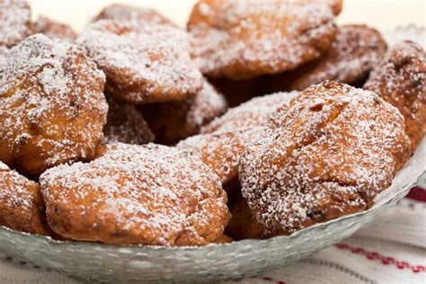 cinnamon-fritters-12-tomatoes image